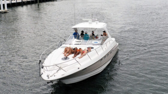Yacht Charter in Fort Lauderdale girls having fun Yacht Charter in Fort Lauderdale girls having fun